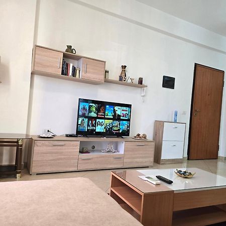 Modern , Quiet , Family Friendly & Fully Furnished Apartment فلورا المظهر الخارجي الصورة