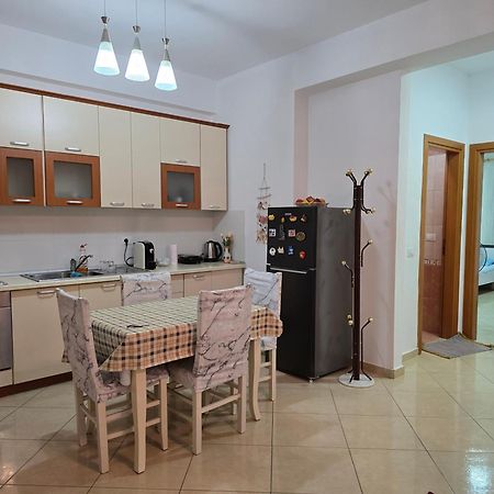 Modern , Quiet , Family Friendly & Fully Furnished Apartment فلورا المظهر الخارجي الصورة