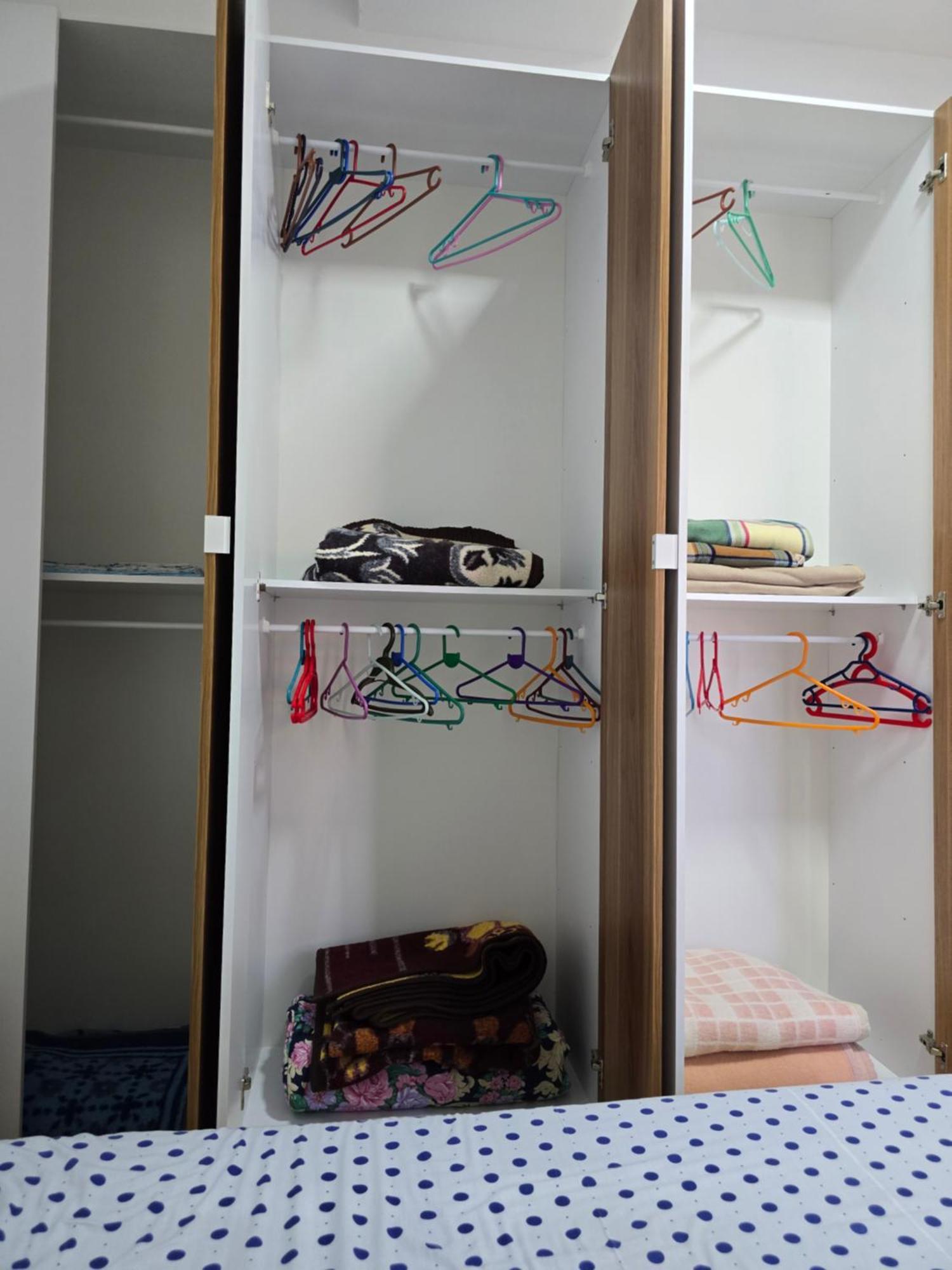 Modern , Quiet , Family Friendly & Fully Furnished Apartment فلورا المظهر الخارجي الصورة