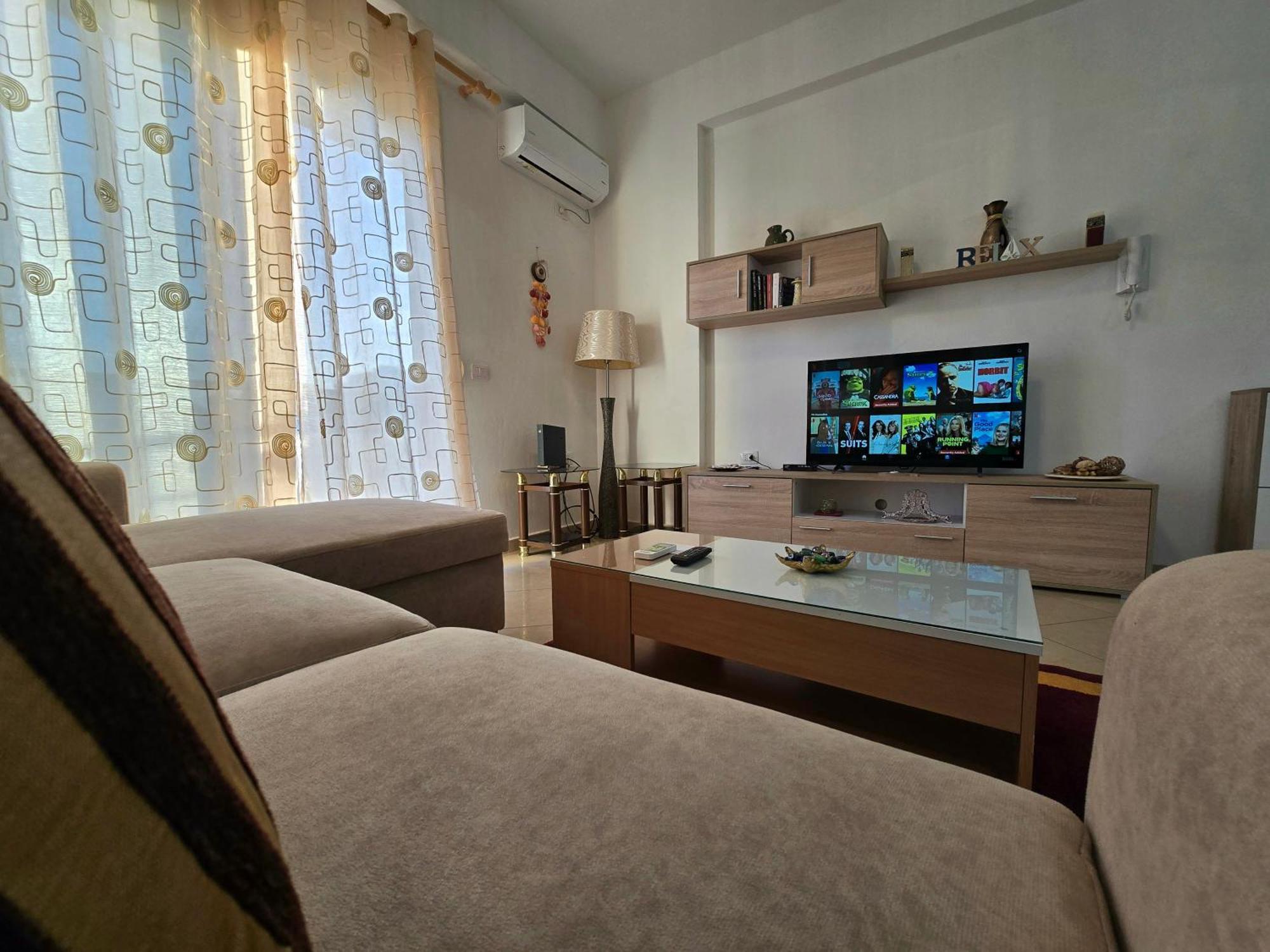 Modern , Quiet , Family Friendly & Fully Furnished Apartment فلورا المظهر الخارجي الصورة