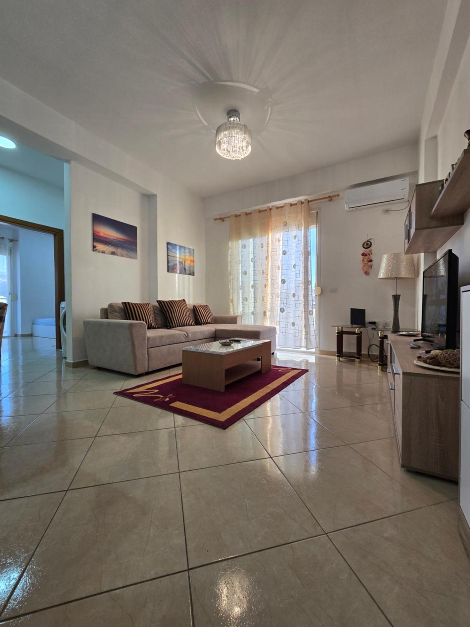 Modern , Quiet , Family Friendly & Fully Furnished Apartment فلورا المظهر الخارجي الصورة